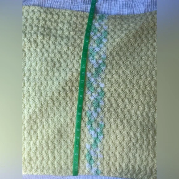 Vintage 70s Handmade crochet baby blanket knit pastel yellow green white 23x30 - Picture 9 of 9